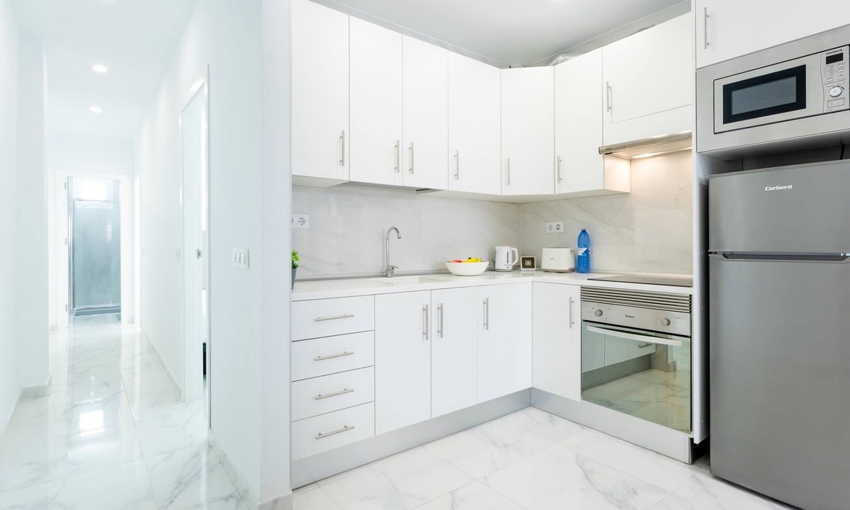 San Isidro Apartment | 1 Moderno Edificio Emilia