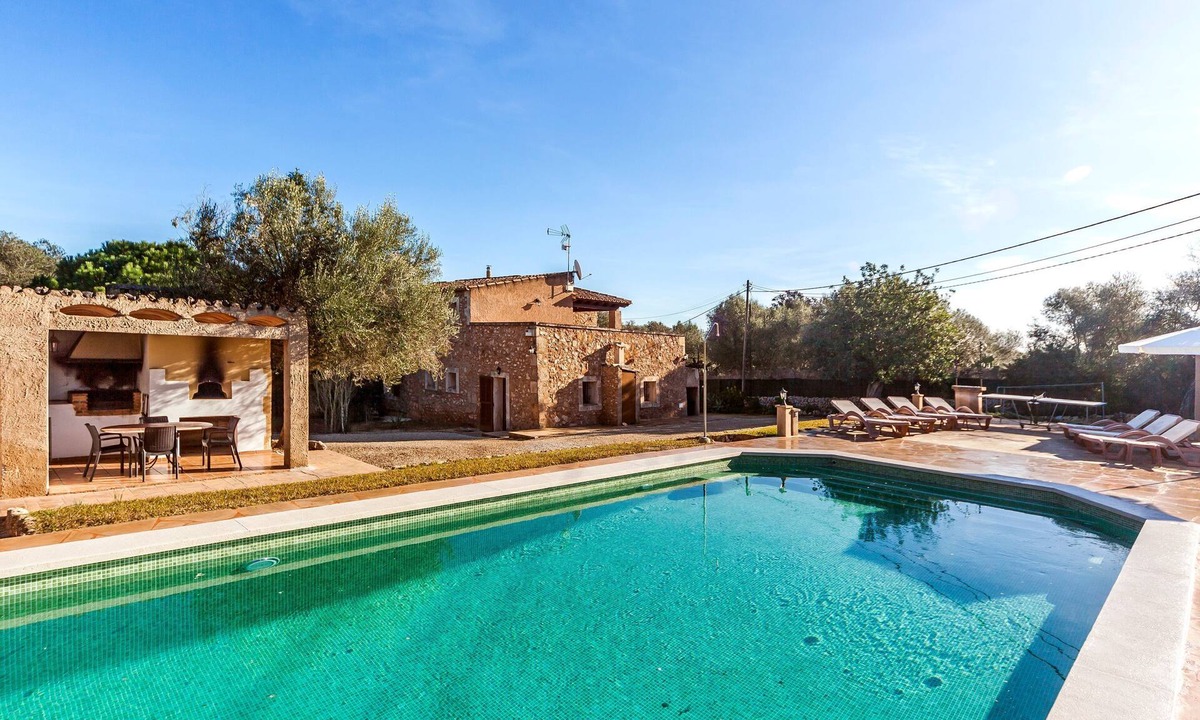 Campos Villa | A rural idyll with pool – Villa Es Figueral