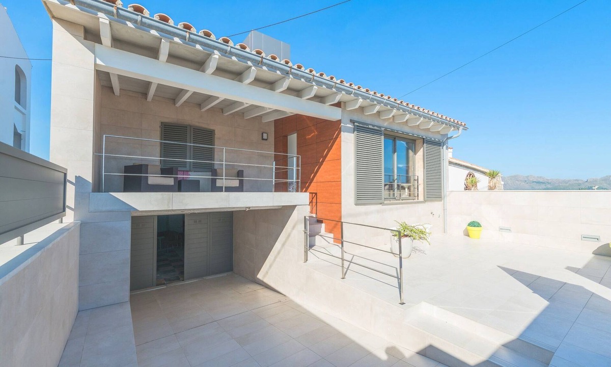 es Bacares Ski Chalet | Aixa - House In Marina Manresa. Free Wifi