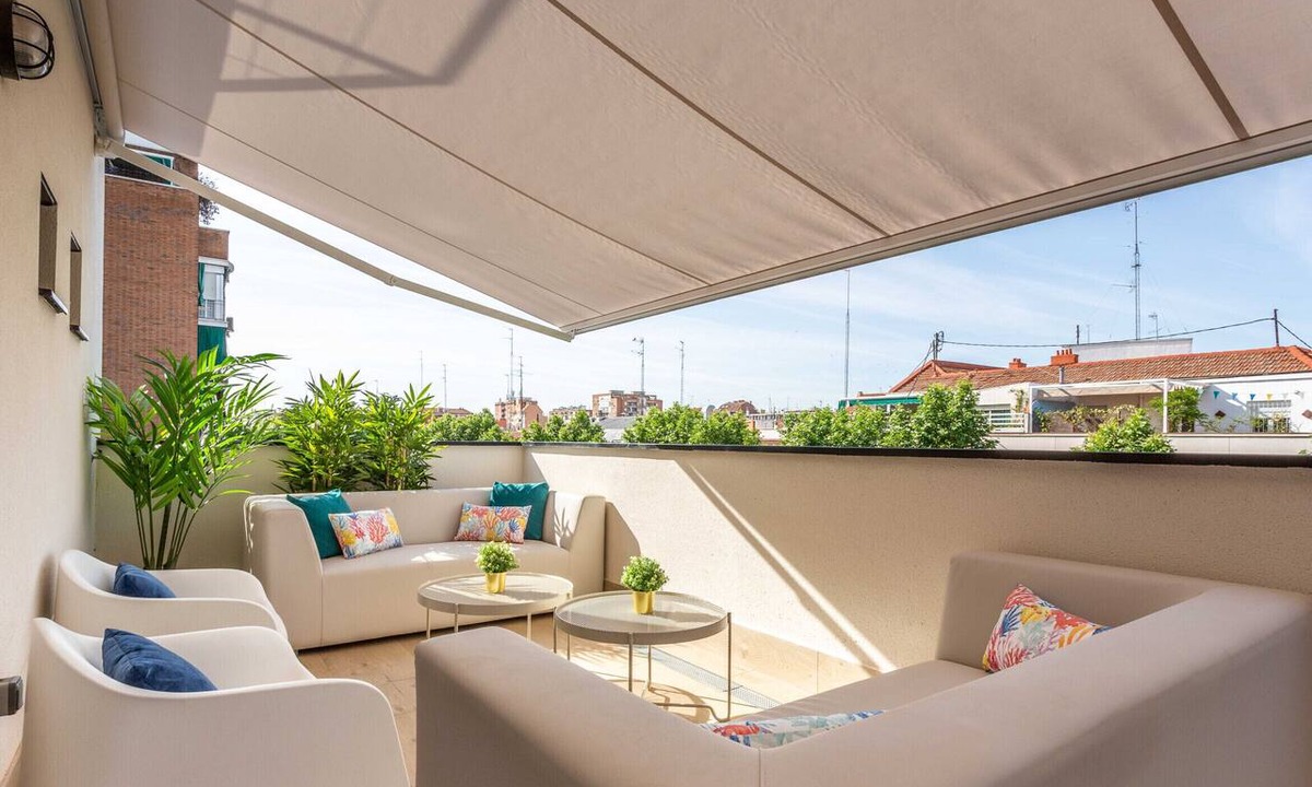 Atocha Apartment | Antonio Lopez XVIII apartment in Madrid