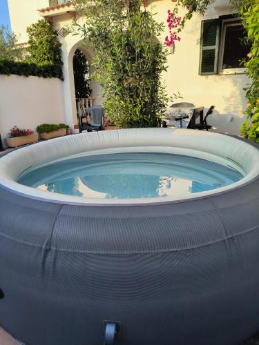 Cales Piques Apartment | Apartamento con terraza y jacuzzi, zona ciutadella