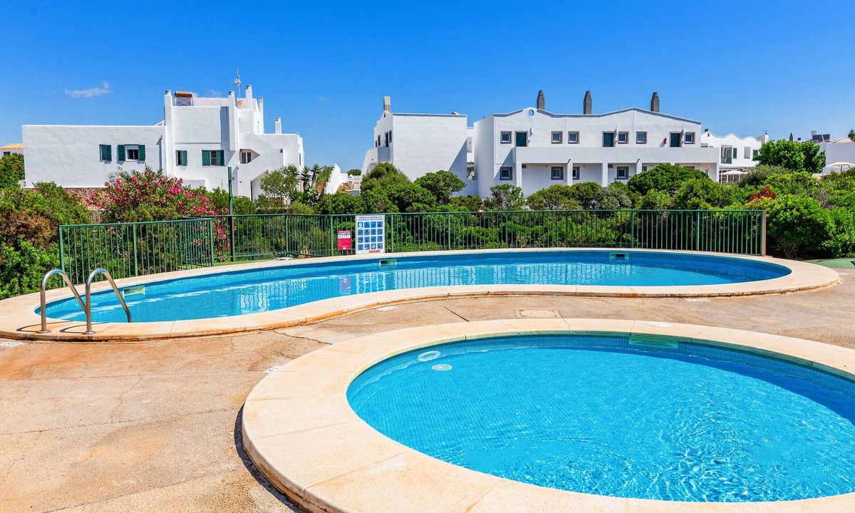 Cales Piques Apartment | Apartment 'Biniforcat 28' with Garden View, Wi-Fi and Air Conditioning