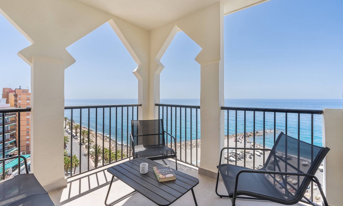 Velilla-Taramay Apartment | Apartment 'Cielo Y Mar' with Sea View, Private Terrace and Wi-Fi