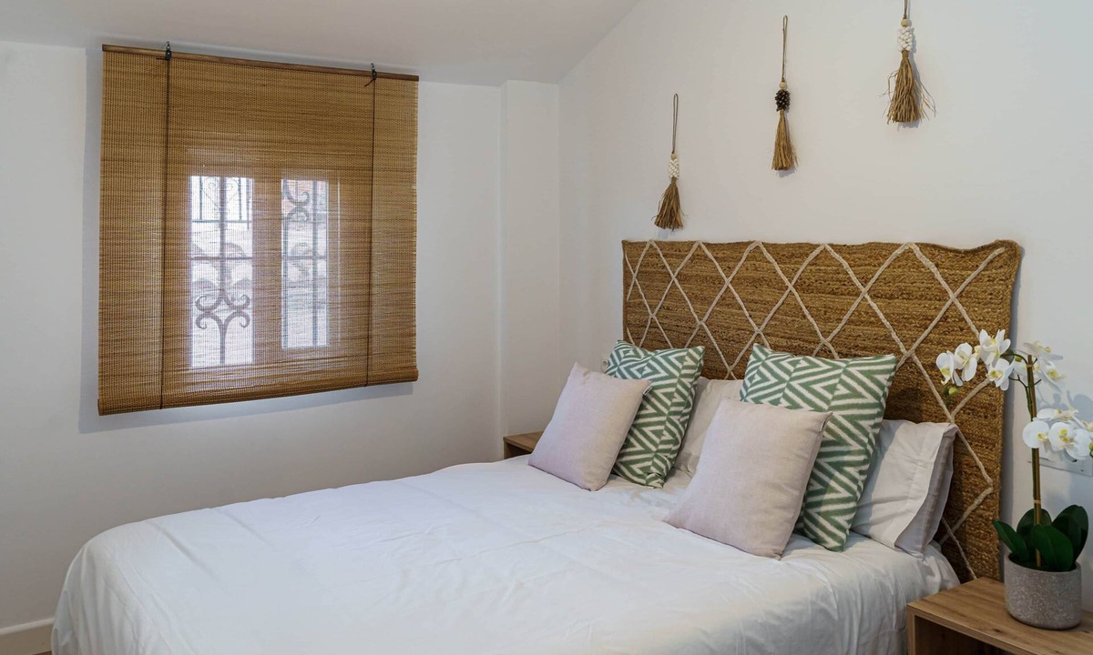 Canillas de Aceituno Apartment | Apartment with two double bedrooms and equipped kitchen