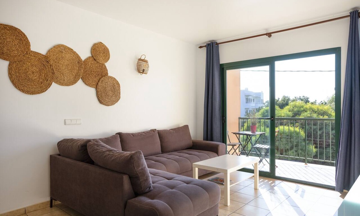 Es Pujols Apartment | Apartment 'La Mundial Formentera' with Lake View, Wi-Fi and Air Conditioning