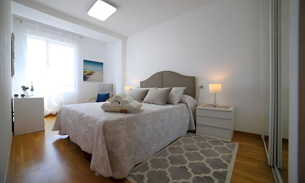 Distrito Oeste Apartment | Apartment 'Playa Arbeyal Garaje' with Wi-Fi