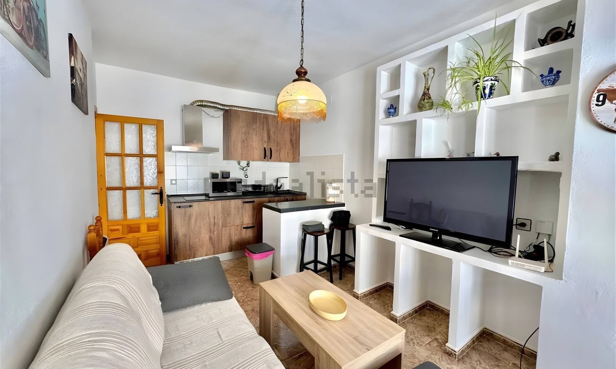 Trevelez Apartment | Apartment 'Rey Melchor' with Mountain View, Private Terrace and Wi-Fi
