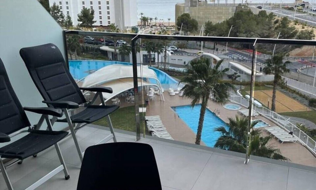 Benidorm Apartment | Apartment 'Sunset Waves' with Sea View, Wi-Fi and Air Conditioning