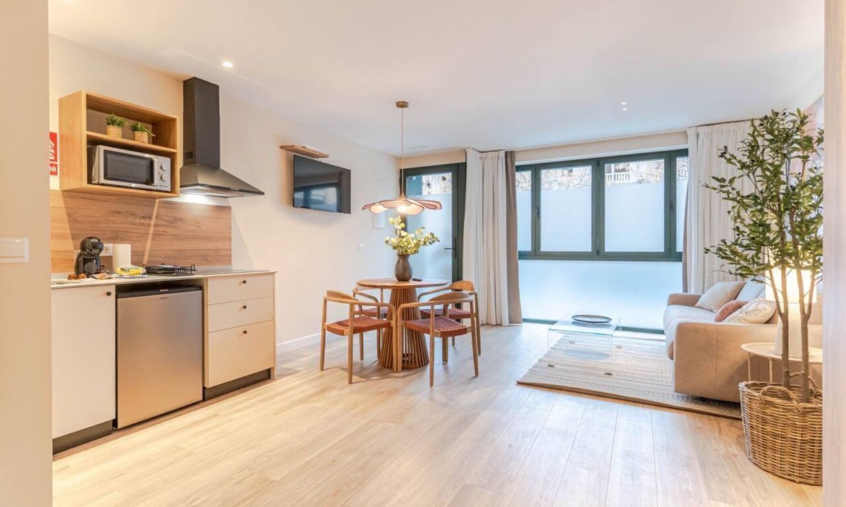 Plaza de Toros-Doctores-San Lazaro Apartment | Apt Generalife – Modern, Bright & Perfectly Located