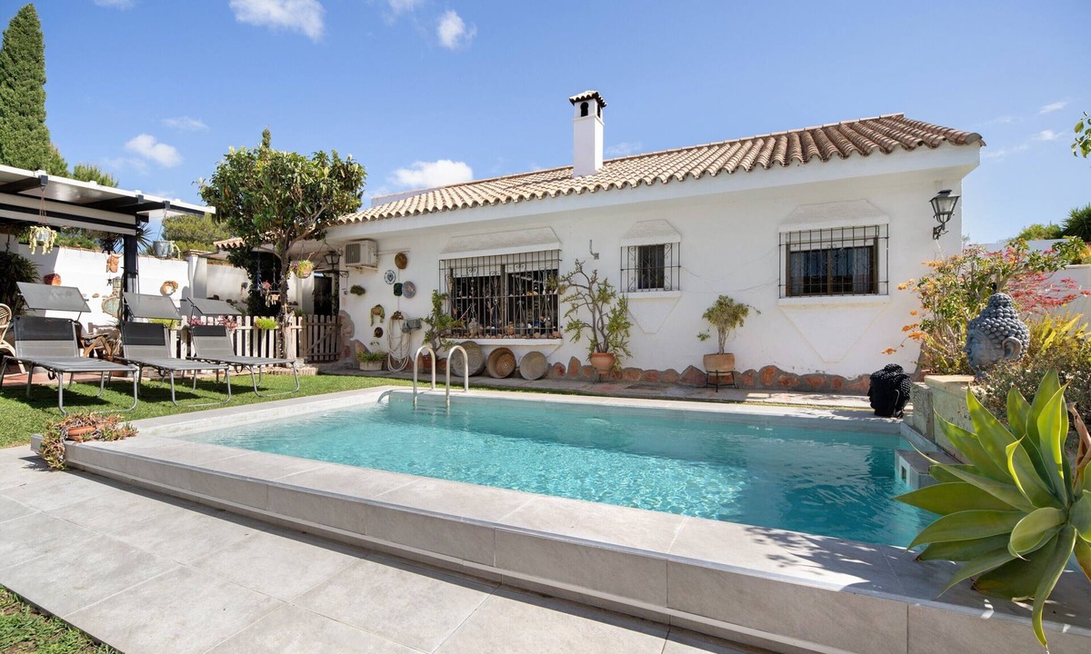 El Puerto de Santa Maria House | Artistic Holiday Home in Prime Location "A Garden to Relax"
