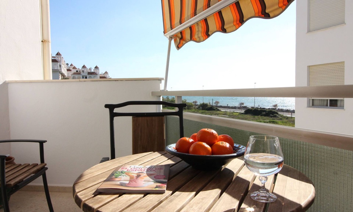 Mezquitilla Apartment | Beach & Family. Piso familiar con vistas al mar