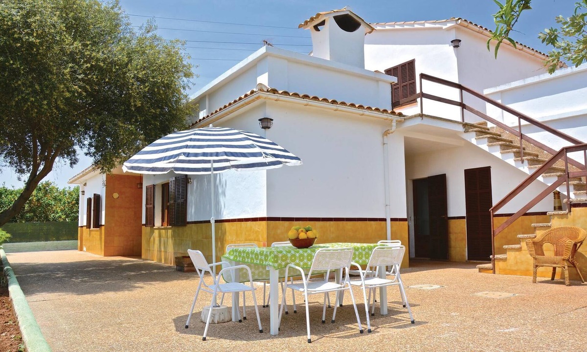 Manacor House | Beach front home in Porto Cristo