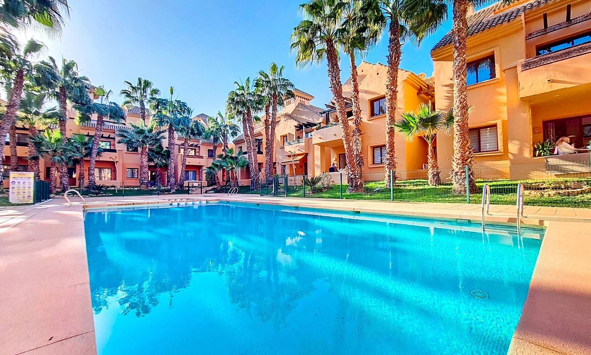 Los Alcazares Apartment | Beach location, wifi, parking, communal pool