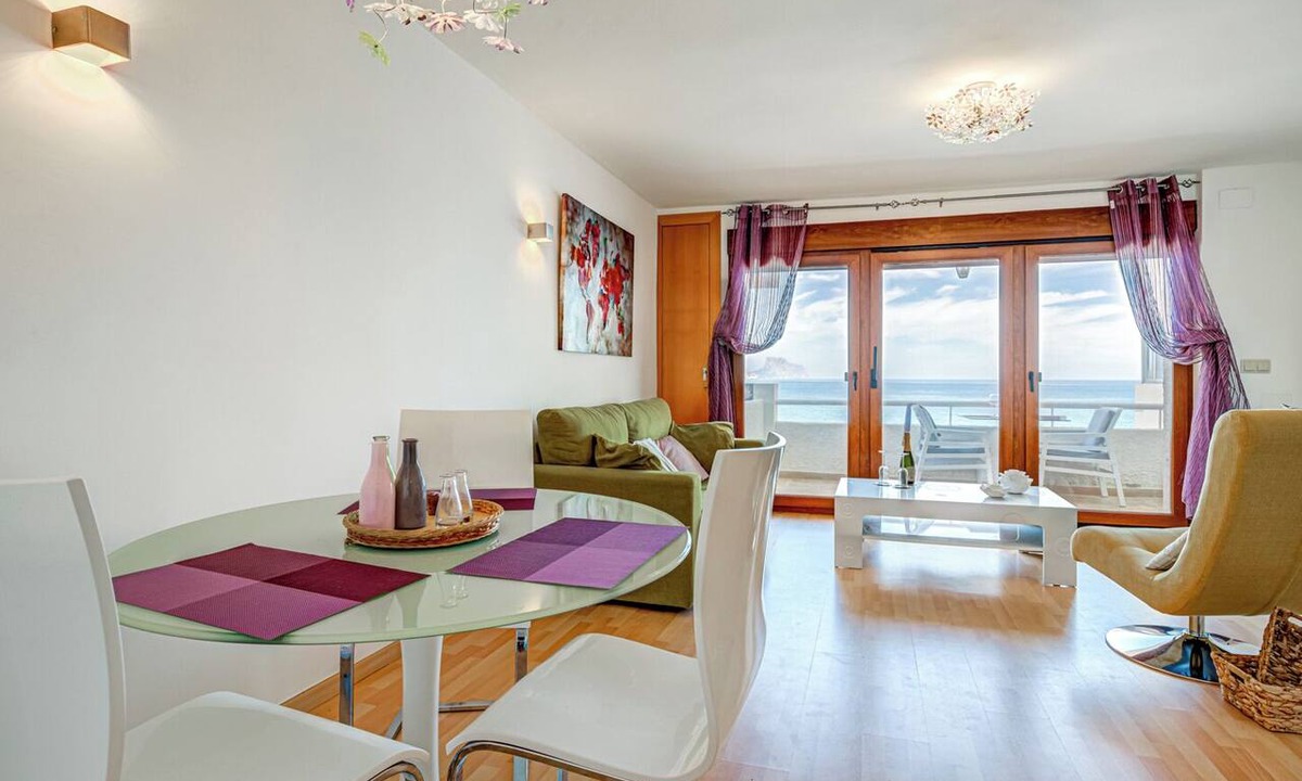 Altea Apartment | Beautiful and cheerful apartment with communal pool in Altea, Costa Blanca, Spain for 3 persons