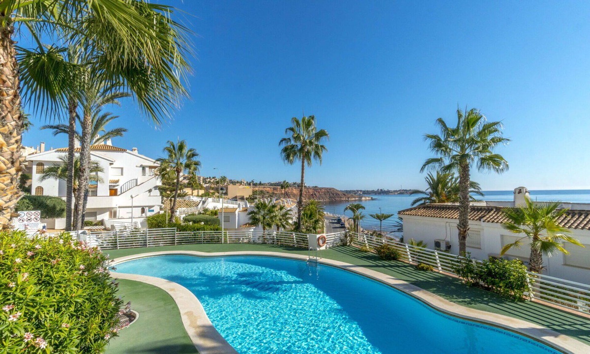 Dehesa de Campoamor Apartment | Beautiful apartment for 4 guests with WIFI, A/C, pool, TV and terrace