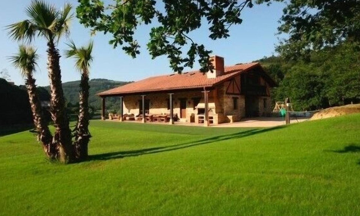 Isuskitza Cottage | BEAUTIFUL COTTAGE BY THE RIVER, CLOSE TO BILBAO AND THE BEACH