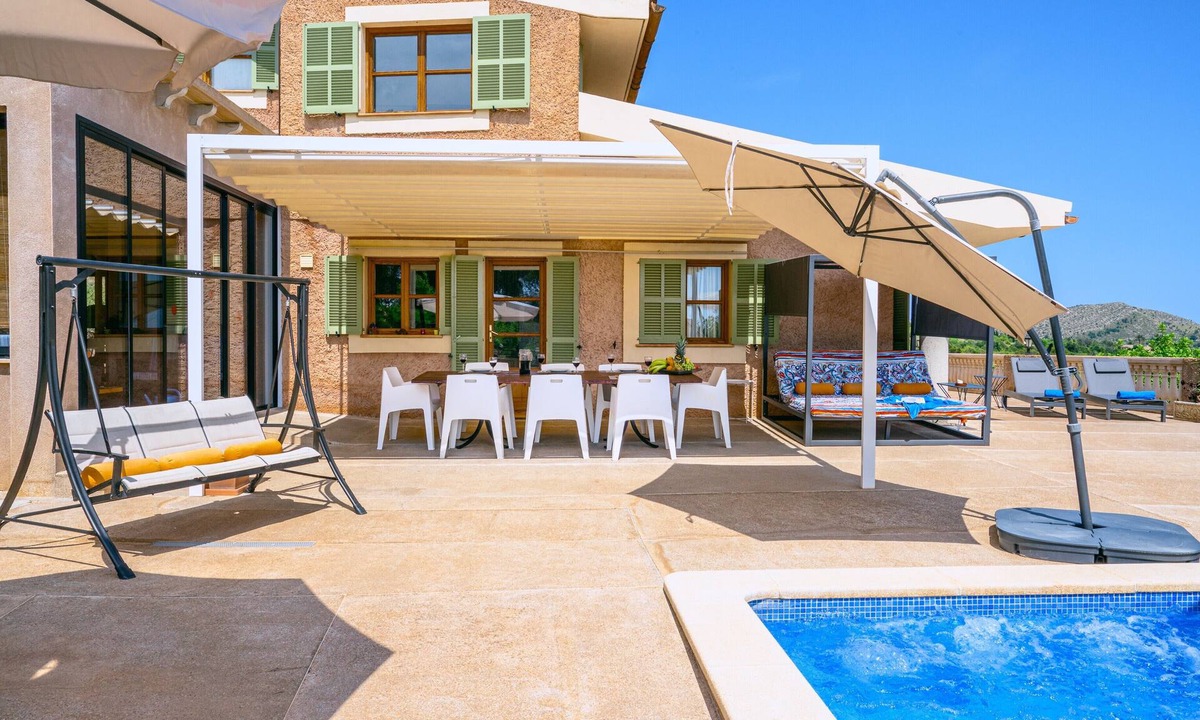 Son Macia House | Beautiful Holiday Home “Son Llodra” with Mountain View, Pool, Terrace & WiFi