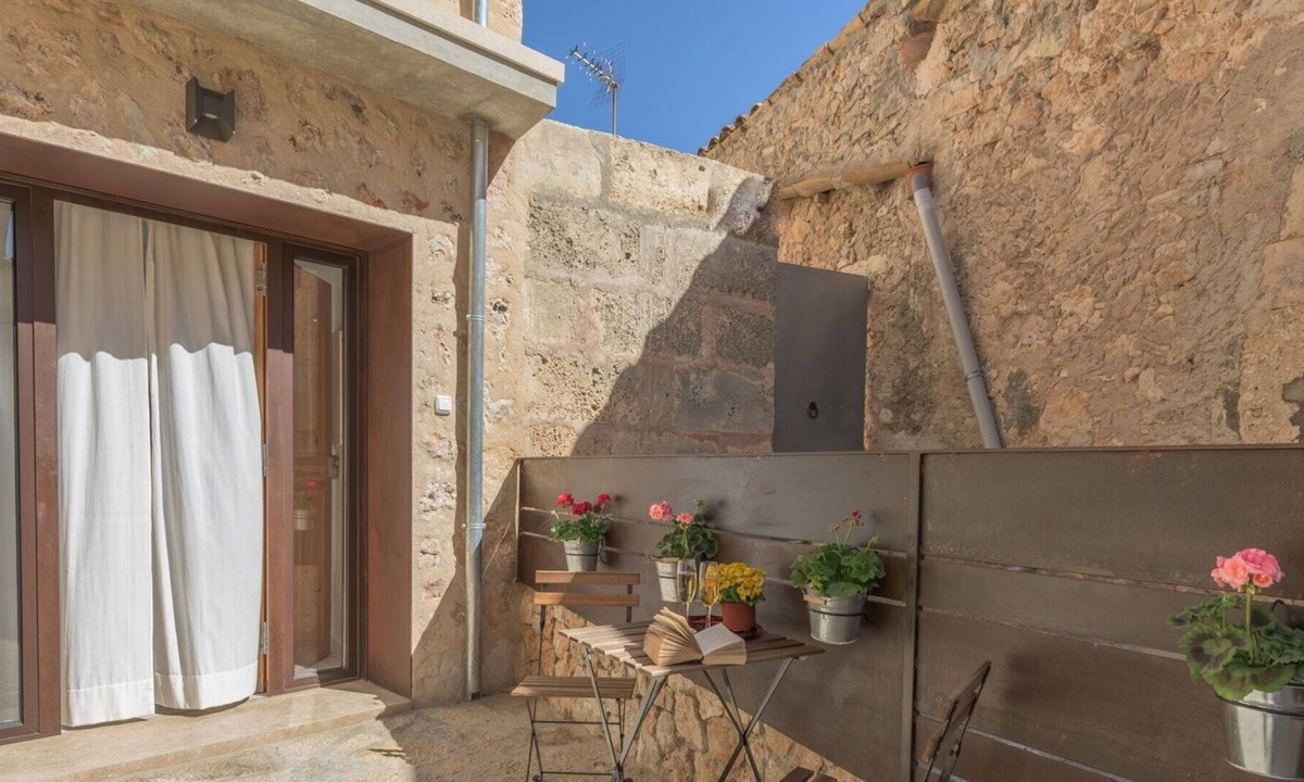 Costitx House | Beautiful private villa for 4 people with hot tub, A/C, WIFI, TV, terrace and panoramic view