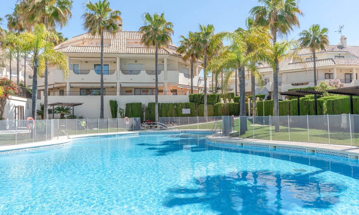 Urbanizacion Costabella House | "Beautiful Townhouse Beachfront" with Sea View, Shared Pool, A/C, Wi-Fi
