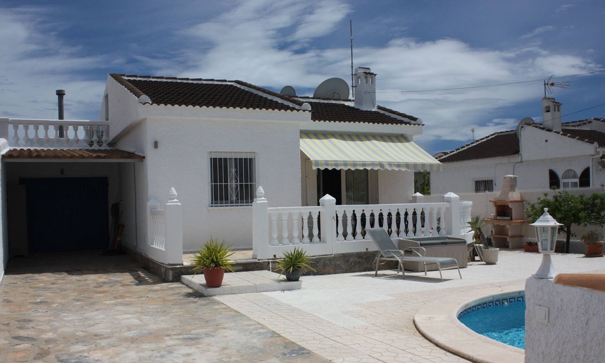 El Chaparral Villa | Beautiful villa with private pool and garden