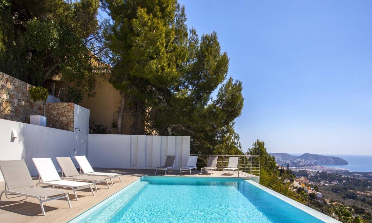 Benimeit Villa | BENIMUSLEM- Villa for rent in Moraira with a spectacular infinity pool with sea views.