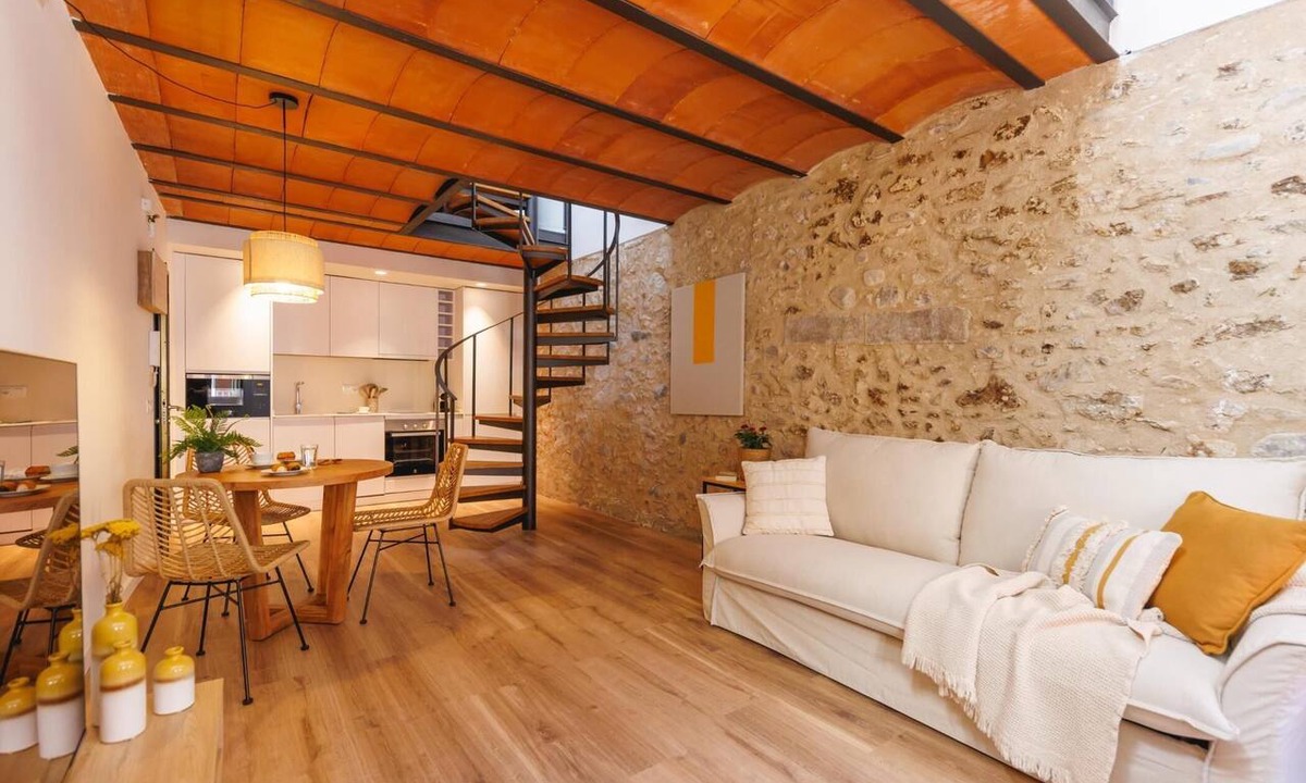 Old Town Apartment | Bravissimo Ballesteries 40, Barri Vell duplex