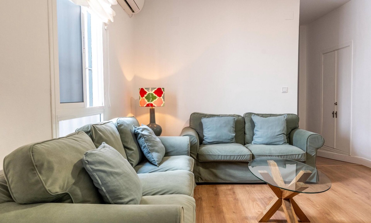 Doctor Barraquer-Grupo Renfe-Policlinico Apartment | Bright Spacious Apartment with Private Terrace & Air Conditioning in Seville