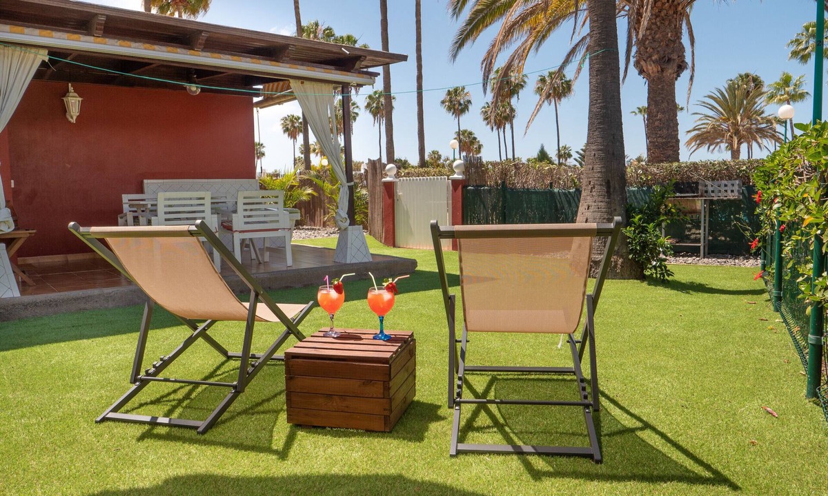 Maspalomas Ski Chalet | Bungalow with large terrace overlooking the pool