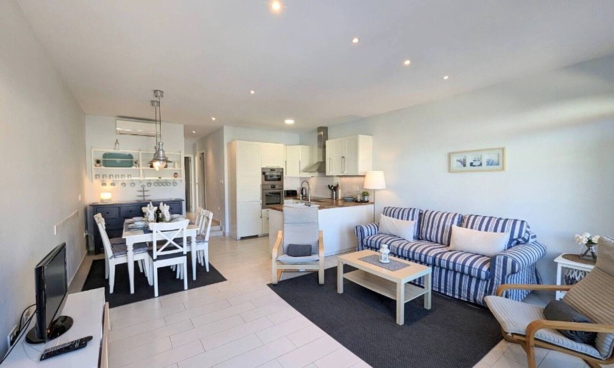Torrevieja House | Bungalow with Garden: Private Terrace, Wi-Fi & Air Conditioning
