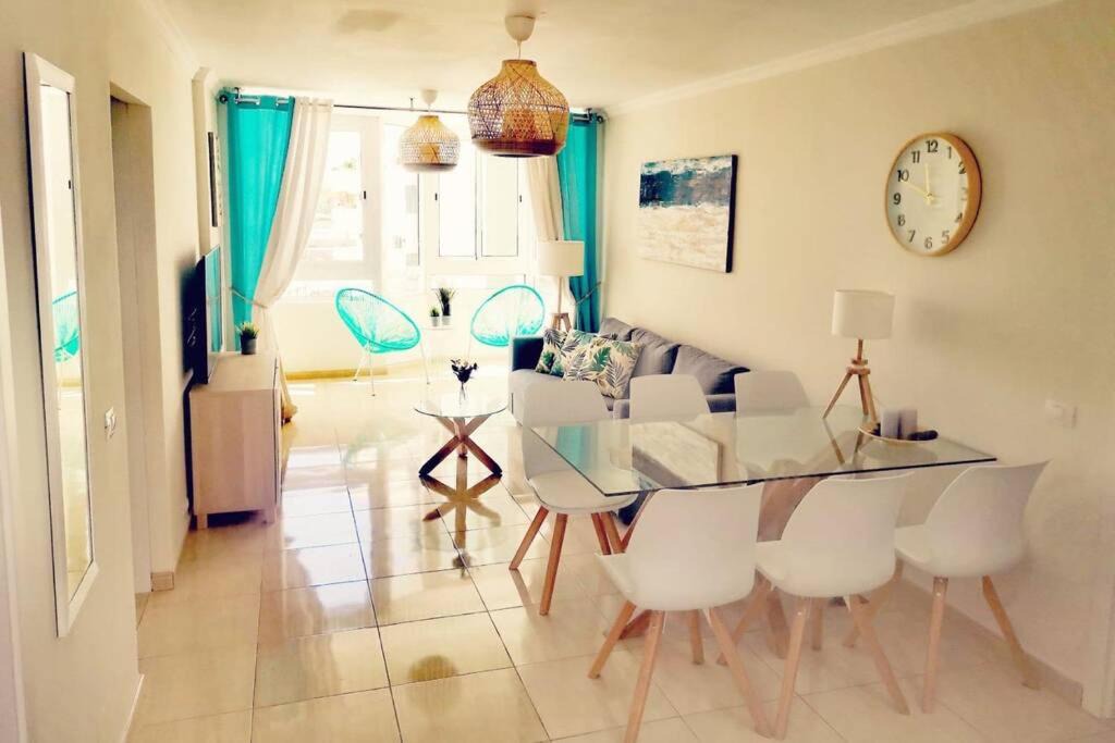 Playa del Ingles Apartment | Céntrico apartamento 221 by CASAS COCODRILO