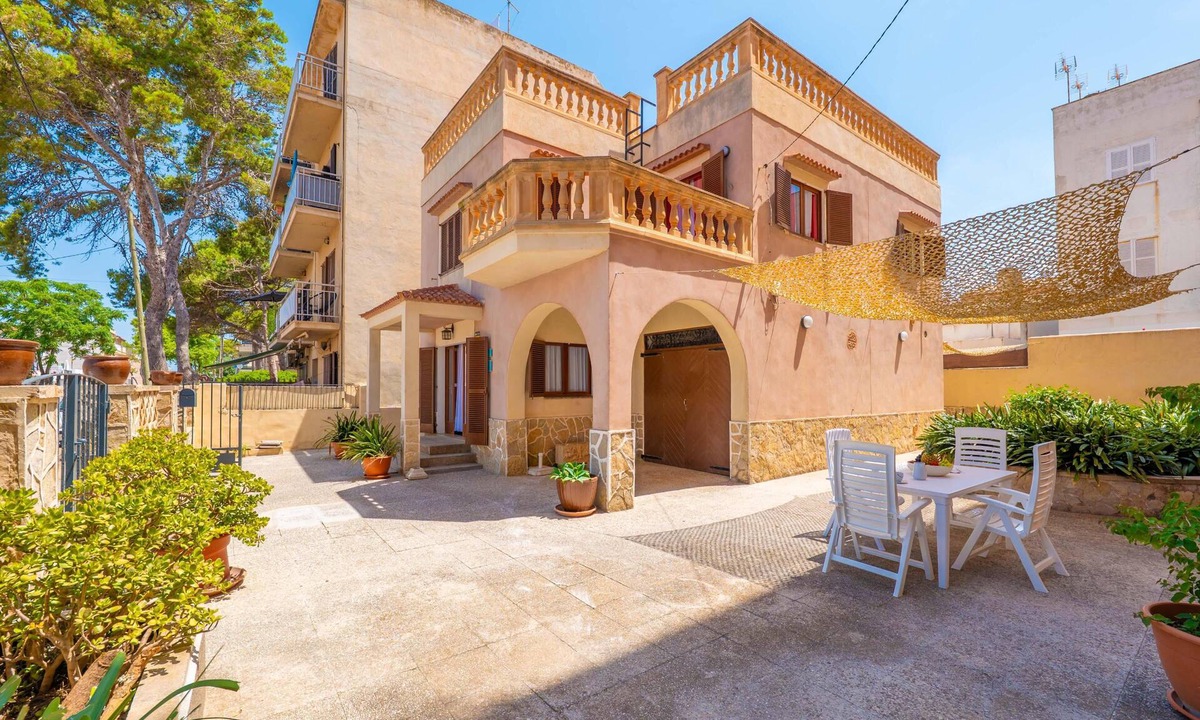 S'Illot-Cala Morlanda House | CAN PEDRO ROS - Lovely chalet with a terrace in s’Illot and free Wi-Fi