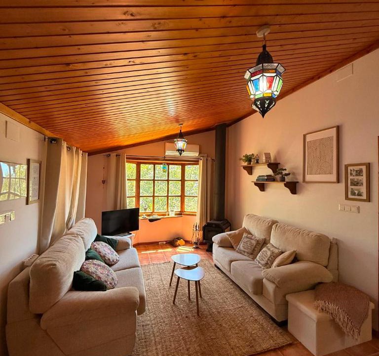 La Taha Ski Chalet | Casa Castaño - Chalet con patio y piscina de temporada