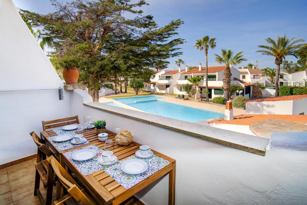 Cala'n Bosch Apartment | Casa Lo-LA - Apartamento sereno y lujoso con balcón