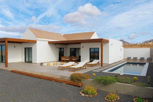 Tindaya Villa | Casa Magafral Tindaya with heated pool