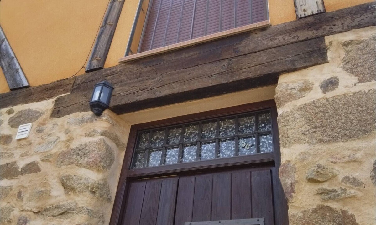 Gilgarcia House | Casa Rural 'Quimera' with Mountain Views and Balcony