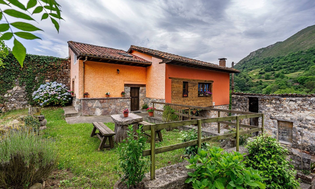 Santianes de Ola House | Casa Rural Ricao with Mountain Views, Private Terrace and WiFi