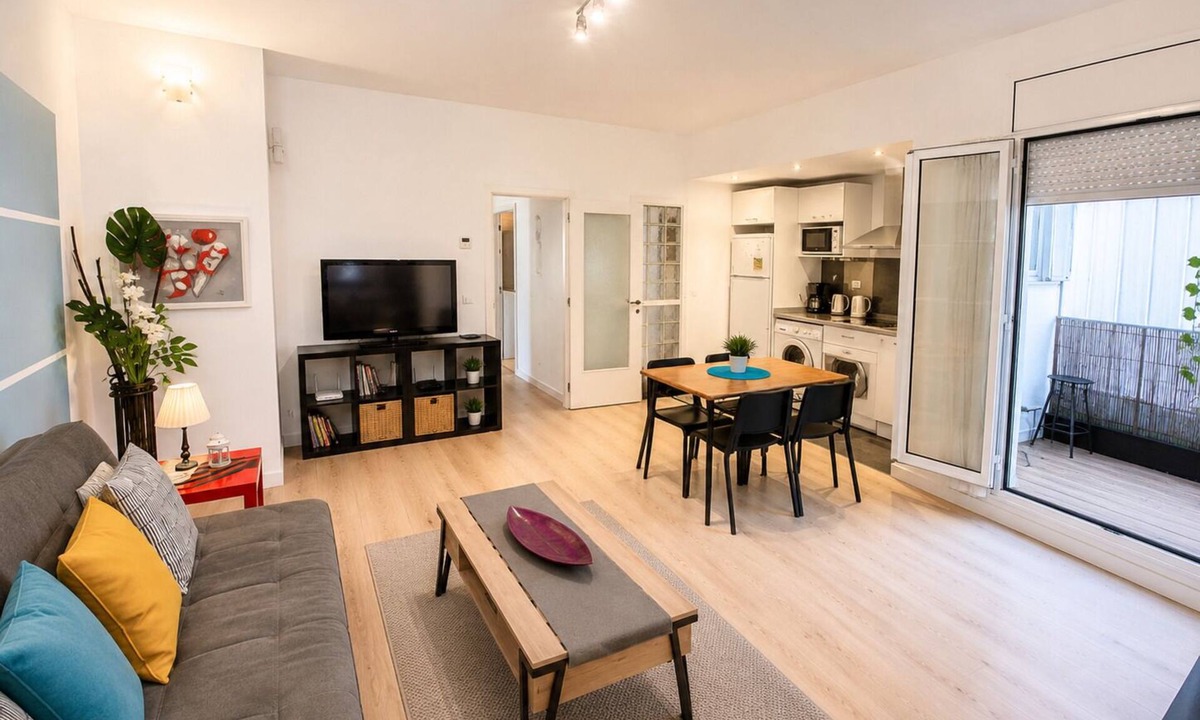 Sant Marti Apartment | Centrally located apartment 15 min from beach and Sagrada Familia
