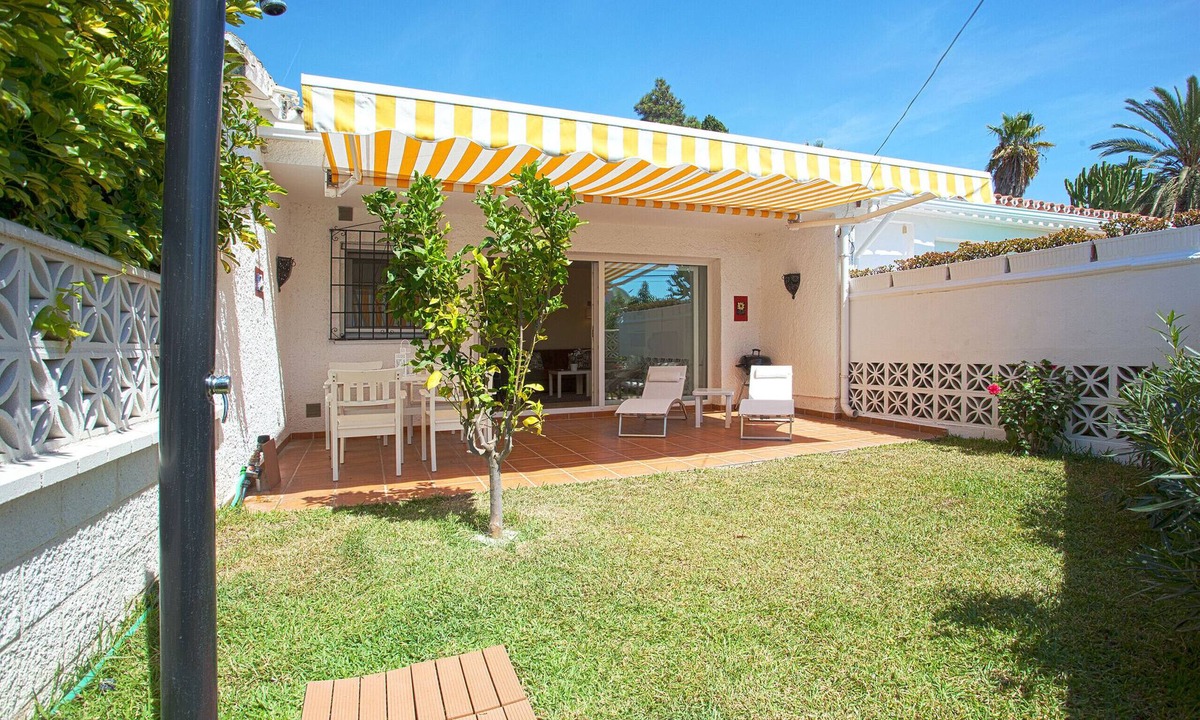 Urbanizacion Costabella House | Charming beachside house Costabella, Marbella