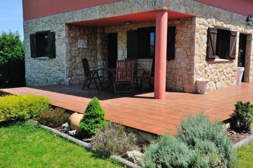 Albuerne House | Charming house in Albuerne with fenced garden