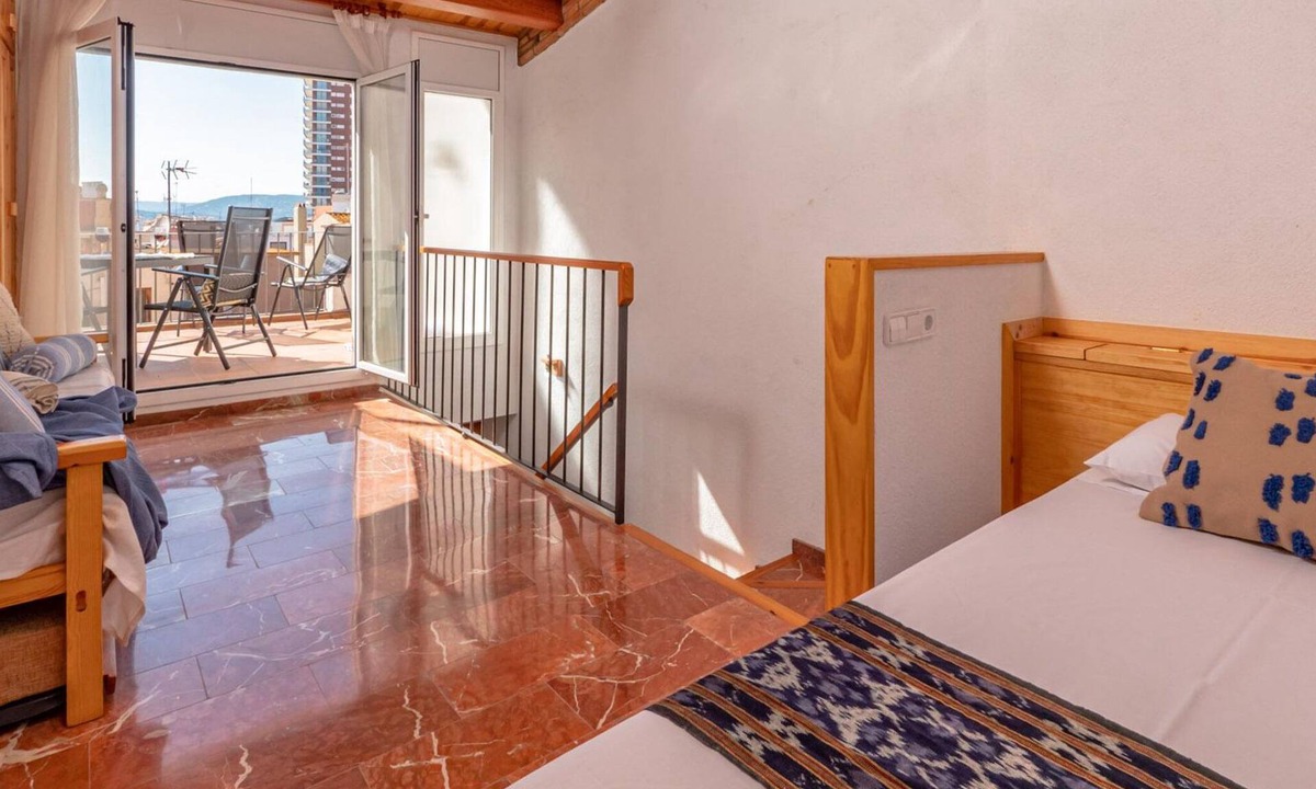 Palamos House | Charming Village House with Terrace, Near Beach, WiFi, Garage & Fully Equipped Kitchen
