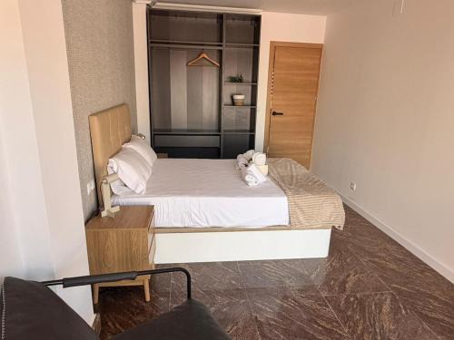 Benalua Apartment | Chic room with balcony near Alicante center