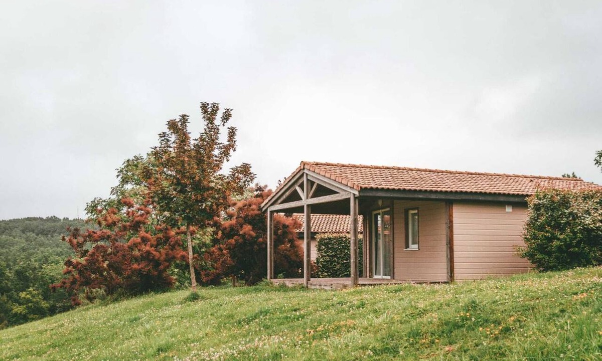 Monclar-de-Quercy Cottage | Comfortable Cottage with Pool in Monclar