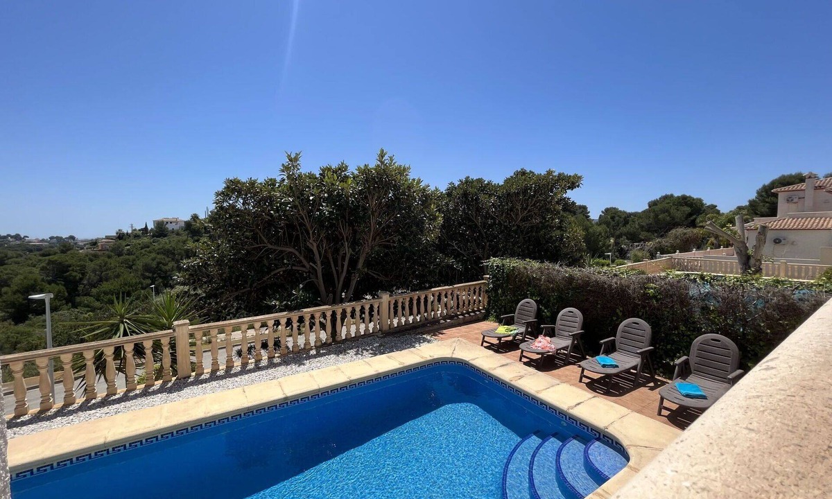 Costa Nova House | Cosy apartment in villa for 4 people with private pool, WIFI, A/C, TV, terrace and pets allowed