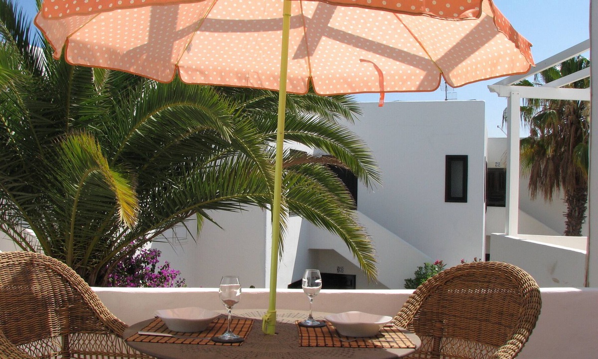 Puerto del Carmen Apartment | Cosy, modern, quiet Apartment ideal for couples, no complex, sea view
