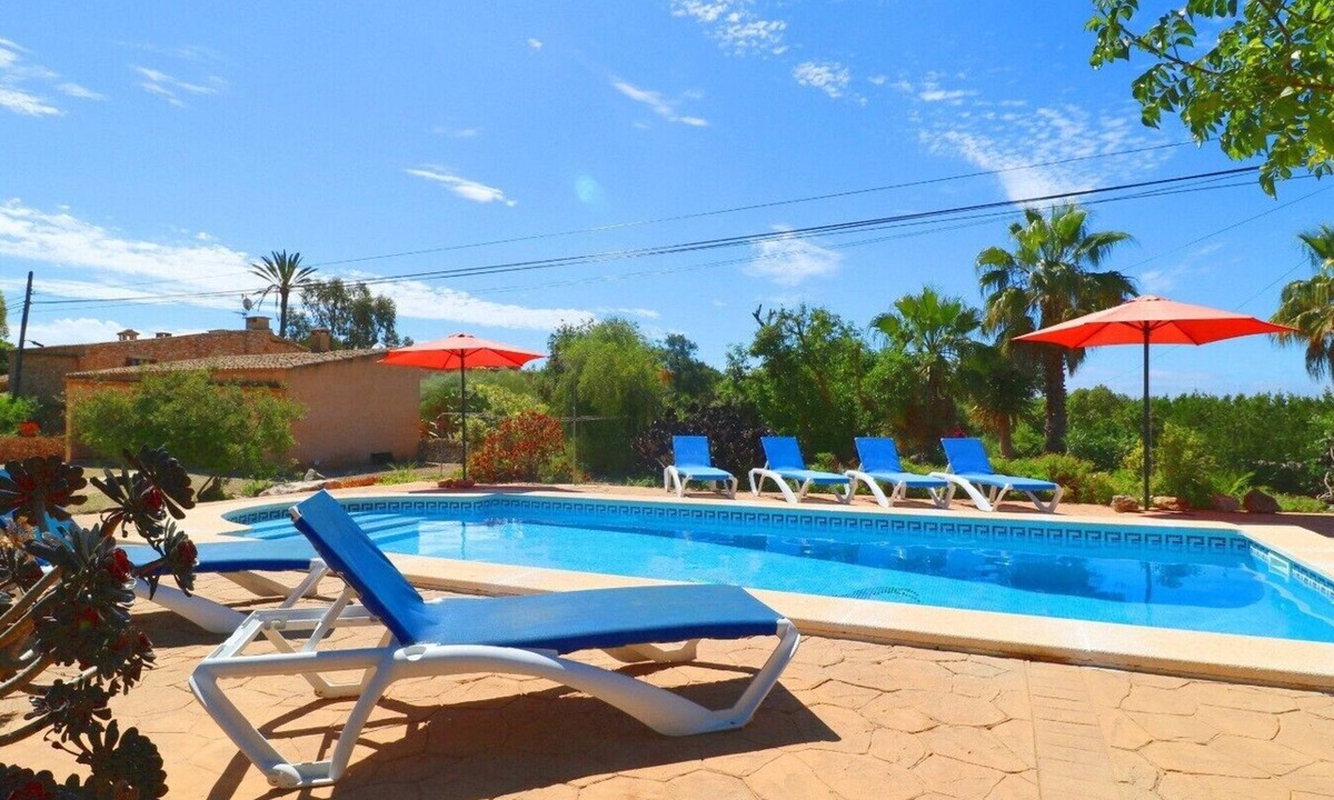 Es Llombards Villa | Country House "Can Cova" with Private Pool and Wi-Fi