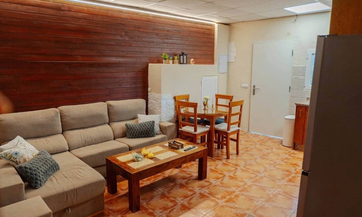 Bailen-Miraflores Apartment | Cozi Camelia by Accommodation