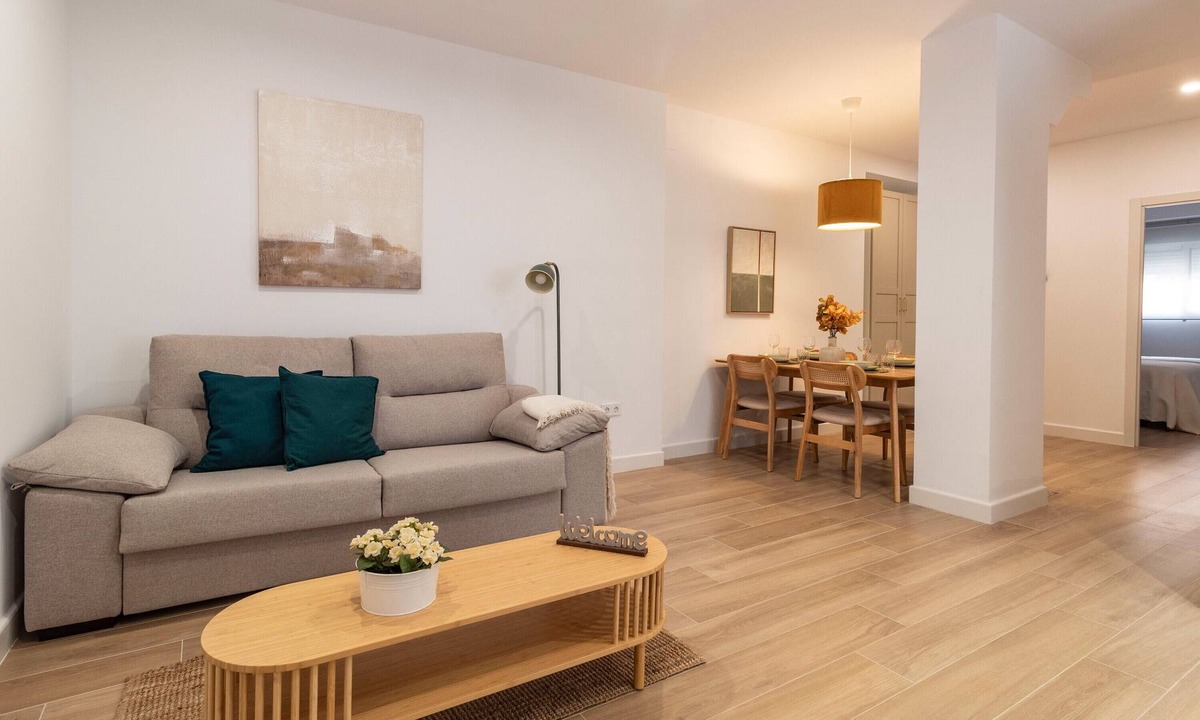 La Corza Apartment | Cozy Apartment 'Junto Sta Justa 3' with Wi-Fi and Air Conditioning