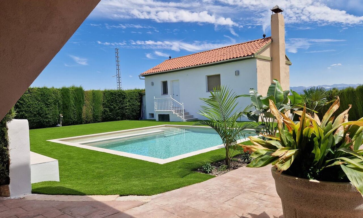 Alhendin Apartment | Cozy Casita with Shared Pool, Wi-Fi, and Air Conditioning