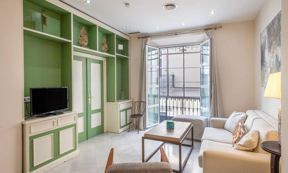 Encarnacion-Regina Apartment | Deluxe Apartment in Central Seville with 2 Balconies and Wi-Fi