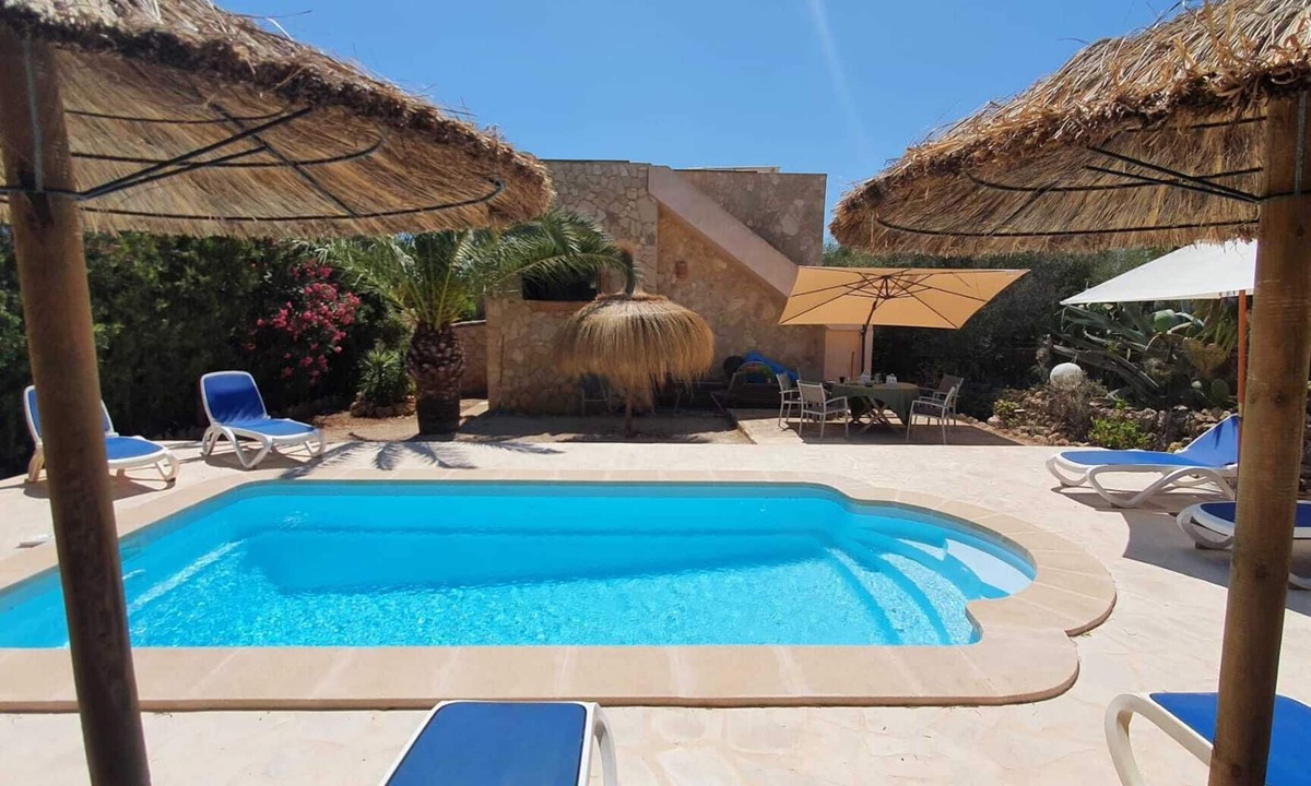 Cala Llombards House | Detached chalet with pool